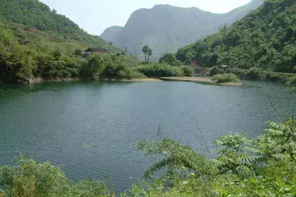 怎样看风水发家发财，想要发财怎样看风水（看看你家祖坟到底有多牛）