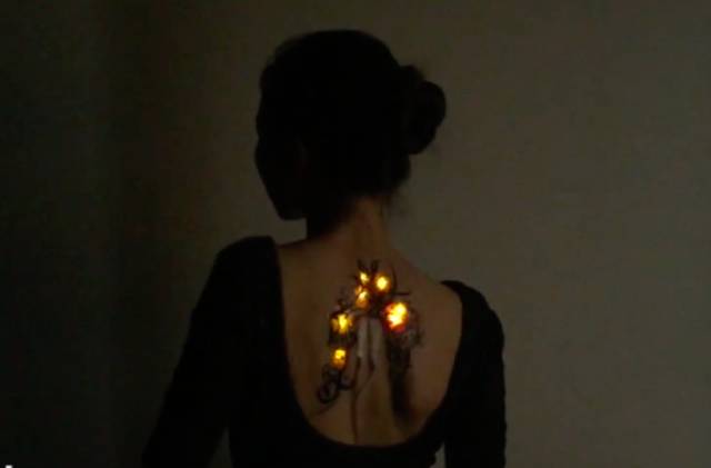 怎么自己在家做纹身贴，怎样在家里自制纹身贴（教你DIY智能纹身贴）