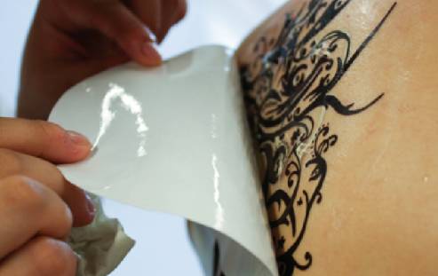 怎么自己在家做纹身贴，怎样在家里自制纹身贴（教你DIY智能纹身贴）