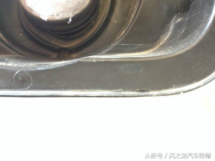 油箱盖卡扣更换教程，v3油箱盖卡扣更换步骤是什么（新速腾更换油箱盖电机全过程）