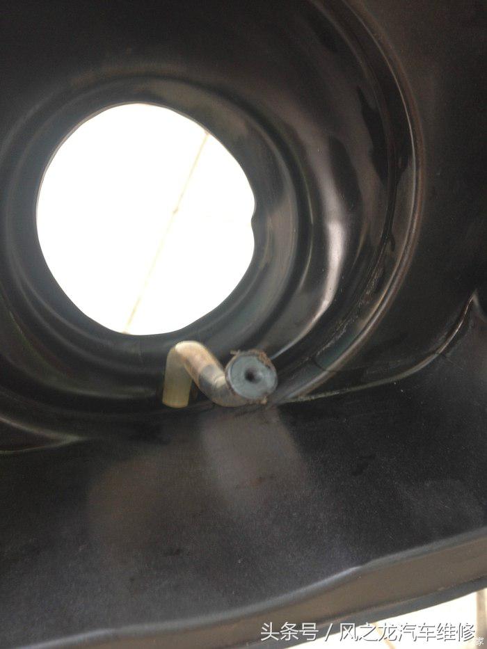 油箱盖卡扣更换教程，v3油箱盖卡扣更换步骤是什么（新速腾更换油箱盖电机全过程）