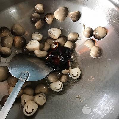 草菇怎么做好吃，草菇怎么做好吃又简单视频（蚝油草菇的做法）