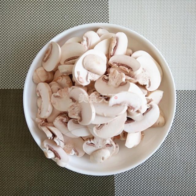 美食做法大全菜谱，美食大全菜谱做法（七种蘑菇最有营养吃法大公开）