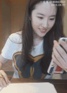 女神张辛苑，微信头像，女神张辛苑（网红五官完美凑一起咋就没明星好看呢）