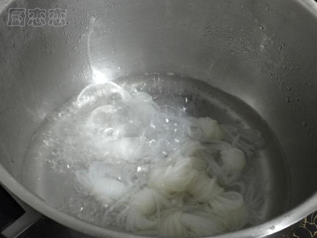 请问魔芋100克热量多少千卡，请问魔芋100克热量多少千卡呢（清新可口边吃边瘦）