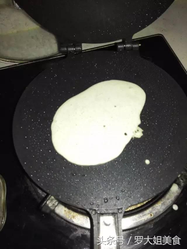 豆饼怎么做好吃，红薯土豆饼怎么做好吃（蒜香炒豆饼：湖北人过早必备）