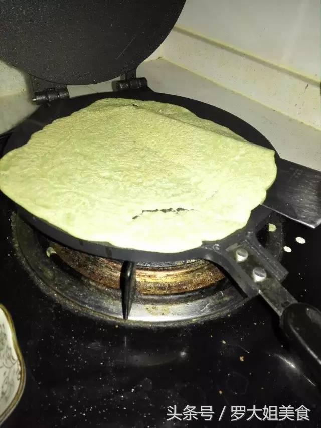 豆饼怎么做好吃，红薯土豆饼怎么做好吃（蒜香炒豆饼：湖北人过早必备）
