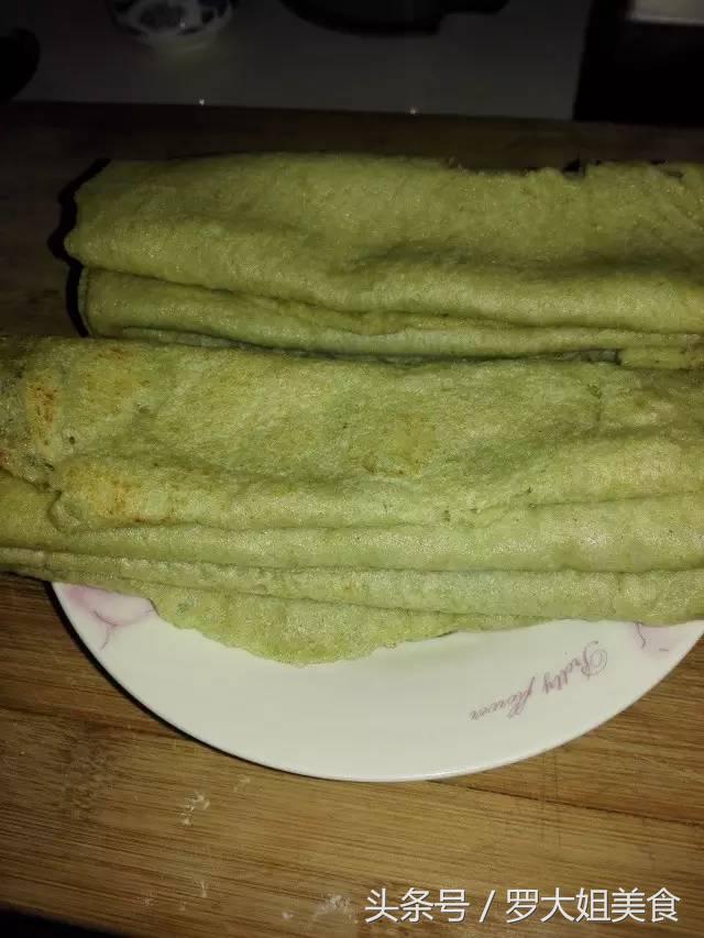 豆饼怎么做好吃，红薯土豆饼怎么做好吃（蒜香炒豆饼：湖北人过早必备）