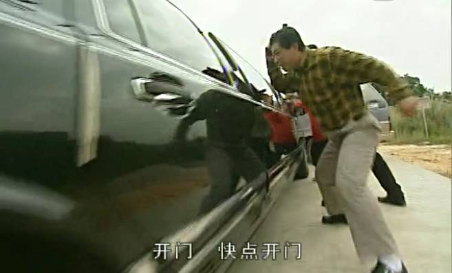 张世豪原型是谁，插翅难逃张世豪原型是谁（他在影片中的“画像”同样钟爱AK47）