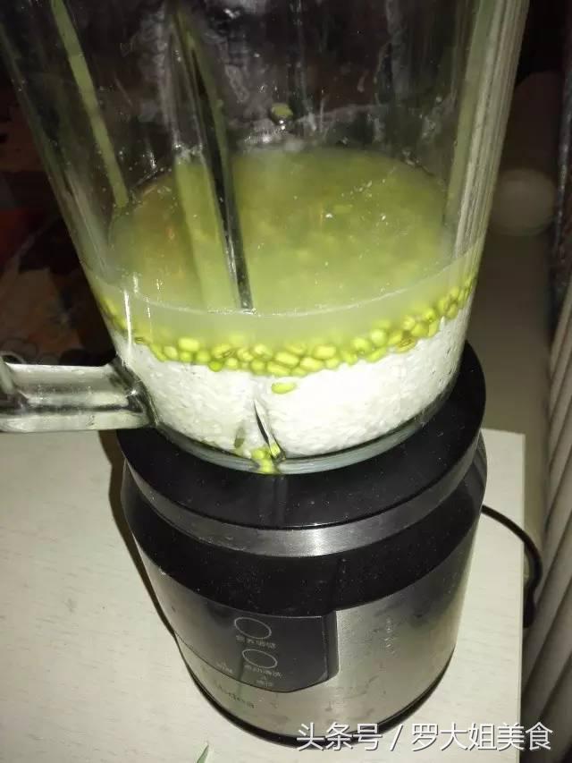 豆饼怎么做好吃，红薯土豆饼怎么做好吃（蒜香炒豆饼：湖北人过早必备）