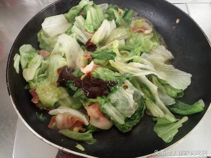 炝炒西生菜的做法，中西结合创意菜