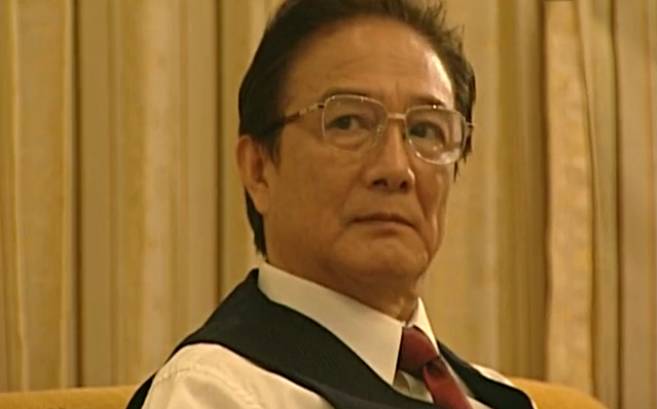 张世豪原型是谁，插翅难逃张世豪原型是谁（他在影片中的“画像”同样钟爱AK47）