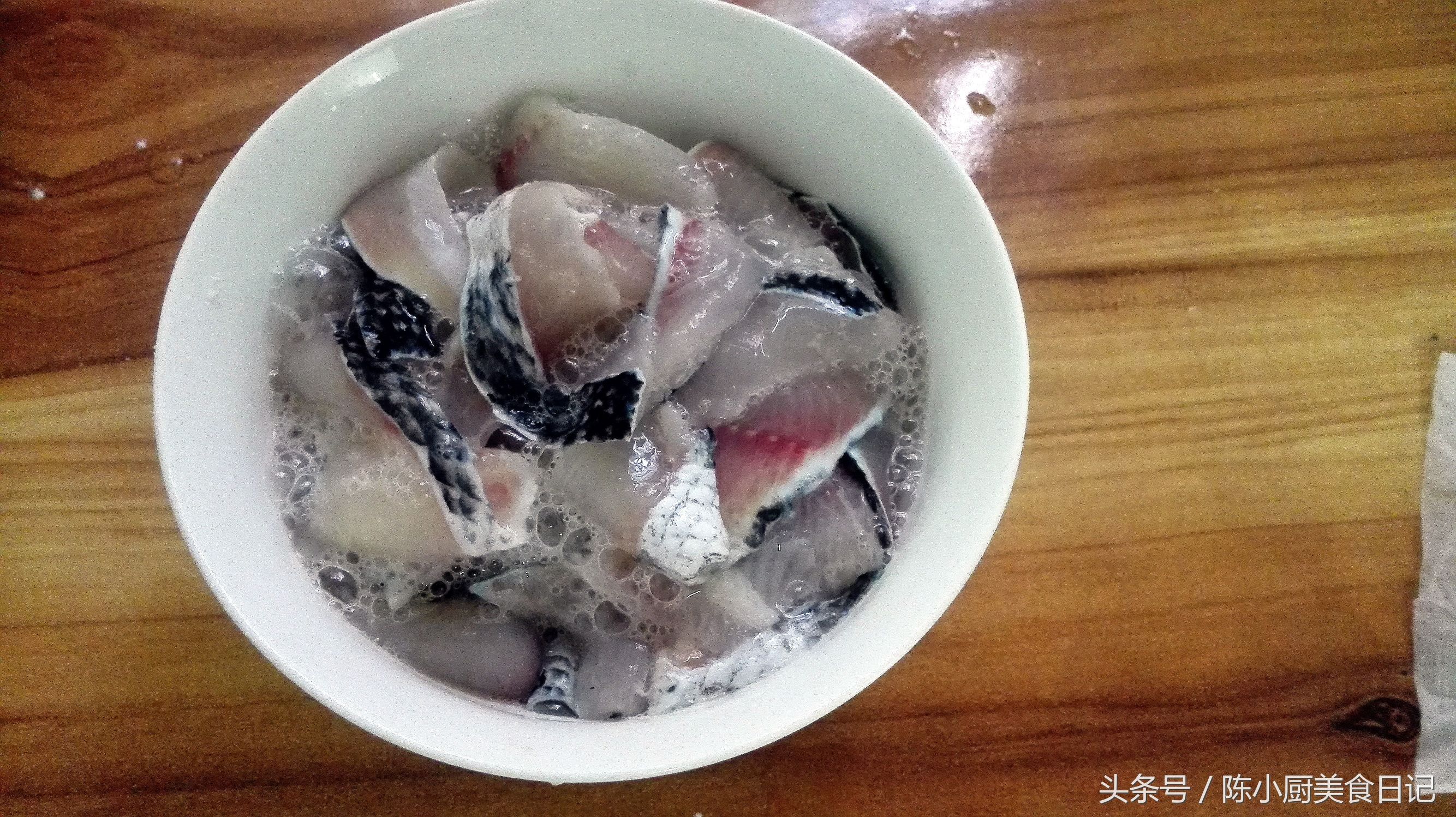 黑鱼身上的粘液怎么去除，黑鱼身上粘液怎么去掉（有它你就能吃两大碗米饭了！）