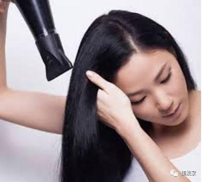 头发打结怎么办，头发打结怎么办才能梳顺（让头发乖乖听话不打结）