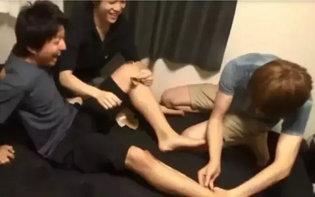 静电胶带是干嘛用的，静电胶带为什么叫做静电胶带（逆天防水胶带代替隔壁老王拯救你）