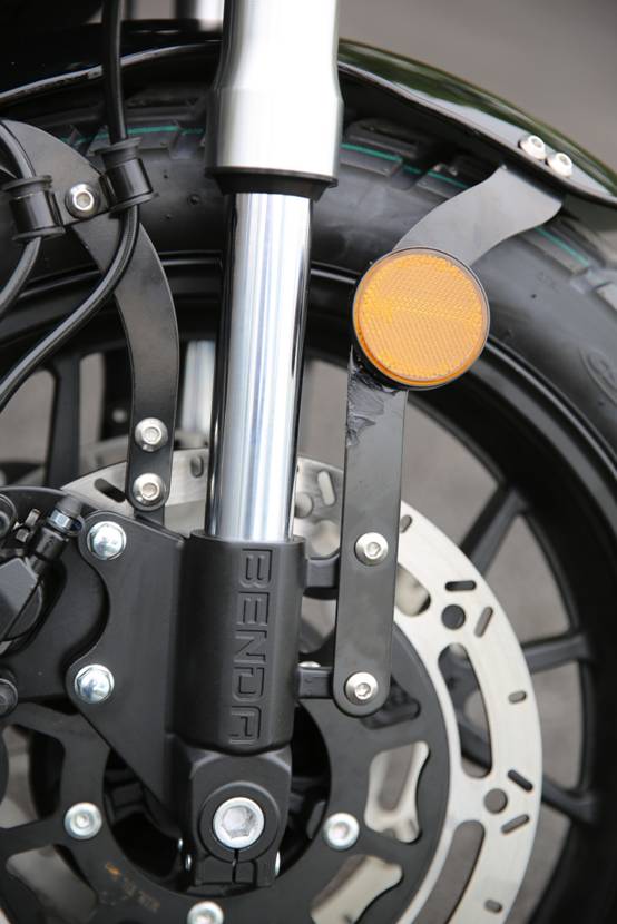 bendr是什么摩托车，bendr300摩托车多少钱（2017款奔达原驰兽390初体验）