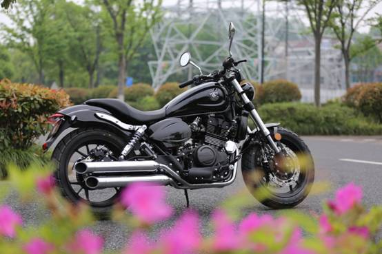 bendr是什么摩托车，bendr300摩托车多少钱（2017款奔达原驰兽390初体验）