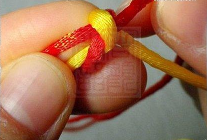 金刚结编法图解最简单，金刚结编法图解（金刚结编手链的步骤简单）