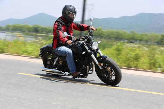 bendr是什么摩托车，bendr300摩托车多少钱（2017款奔达原驰兽390初体验）