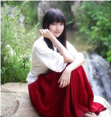 中长发圆脸烫什么发型好看，圆长脸适合烫什么发型（佐佐木希中长卷发更是卡哇伊不要不要的）