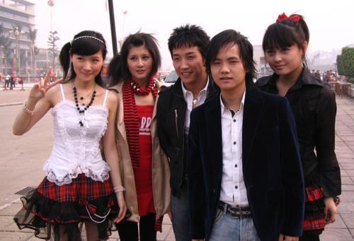 威廉古堡歌词，威廉古堡歌词结尾什么鬼（《一场游戏一场梦》那些当年喜欢的歌现在不敢听）