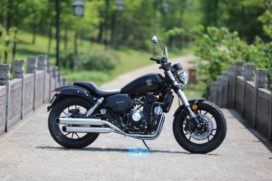 bendr是什么摩托车，bendr300摩托车多少钱（2017款奔达原驰兽390初体验）