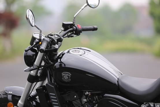 bendr是什么摩托车，bendr300摩托车多少钱（2017款奔达原驰兽390初体验）