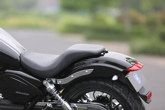 bendr是什么摩托车，bendr300摩托车多少钱（2017款奔达原驰兽390初体验）