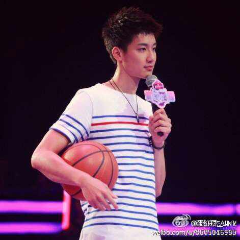 非常完美陆钧彦淼淼，《非常完美》明明是欺骗人的.台上那些男生怎么还那么开心.收了坑（假相亲节目真网红制造机）