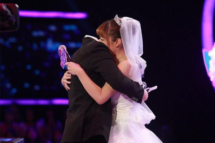 非常完美陆钧彦淼淼，《非常完美》明明是欺骗人的.台上那些男生怎么还那么开心.收了坑（假相亲节目真网红制造机）