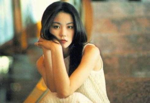 那些瞬间让人红了眼眶的歌词和图片，歌词眼眶红红（有没有那么一句歌词）