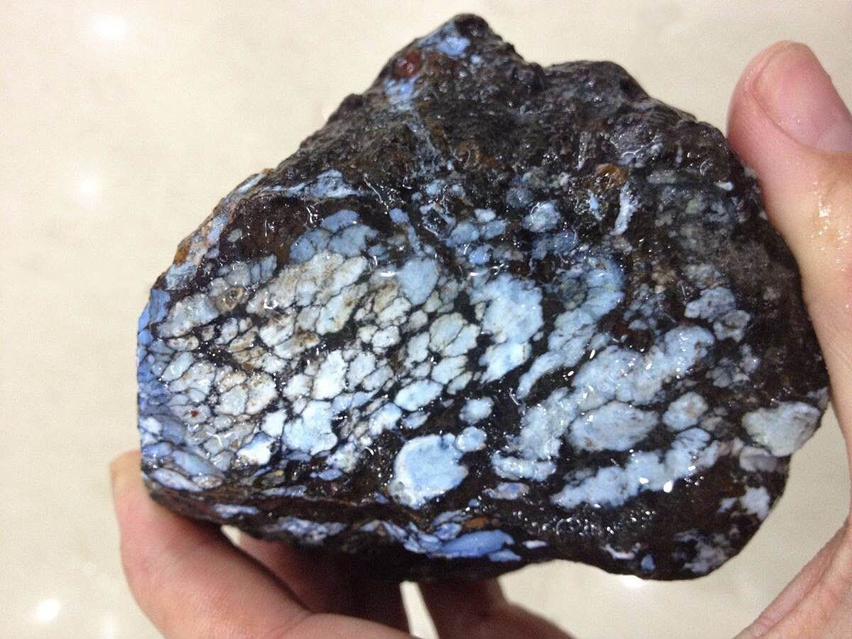 绿松石伴生矿和原矿怎么区分,绿松石原矿和不是原矿有啥区别(怎么鉴别