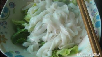 潮汕粿条汤怎么熬的，让人止不住流口水的潮汕小吃潮汕粿条汤