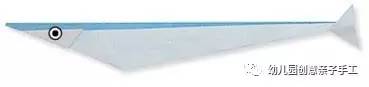 手工折纸鲨鱼怎么折，用纸折鲨鱼怎样折（幼儿园亲子手工之折纸）