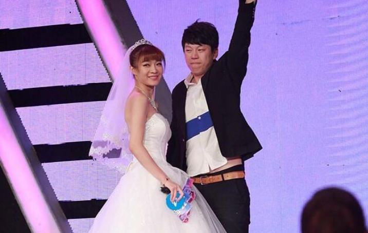 非常完美陆钧彦淼淼，《非常完美》明明是欺骗人的.台上那些男生怎么还那么开心.收了坑（假相亲节目真网红制造机）