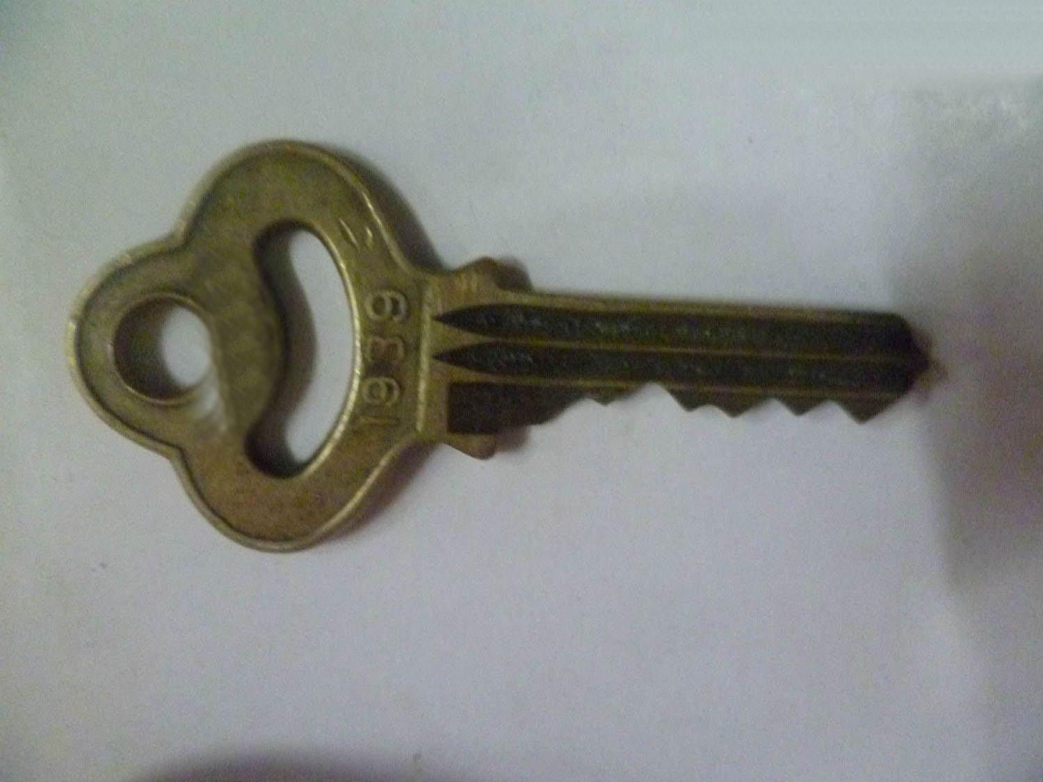 鞋柜怎样除臭，鞋柜怎样除臭最好（媳妇放了把钥匙进去）