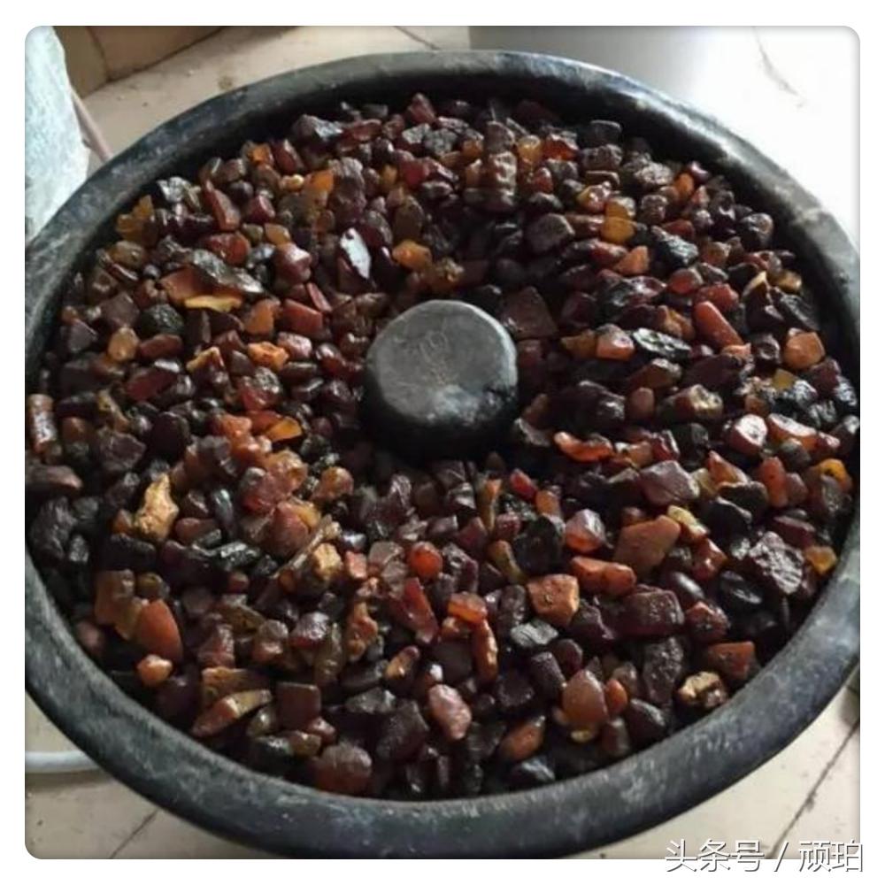 最新蜜蜡手串价格，蜜蜡手串价格图片（20毫米天然蜜蜡圆珠手串价格之谜）