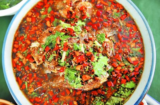 邮亭鲫鱼的正宗做法，邮亭鲫鱼的正确做法（麻辣鲜香的邮亭鲫鱼）