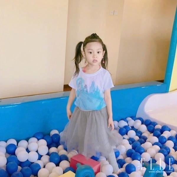 曲筱绡发型图片，欢乐颂2曲筱绡发型（鬼马精灵“曲筱绡”的小揪揪上线）