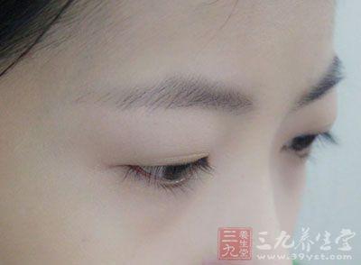 割双眼皮的坏处，割双眼皮的坏处是什么（知道这些你还会割双眼皮吗）