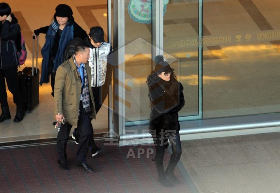 万蒂妮微博，新娱乐在线主持人万蒂妮的说杨幂连夜急删微博那一（葛荟婕再呛声章子怡）