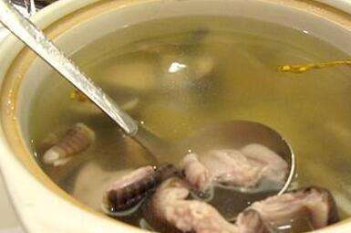 龟汤有什么功效和作用，龟汤的功效和作用（土茯苓乌龟水蛇汤怎样煲）