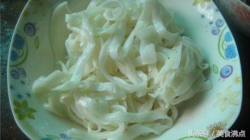 潮汕粿条汤怎么熬的，让人止不住流口水的潮汕小吃潮汕粿条汤