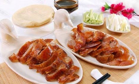 北京烤鸭怎么吃，北京烤鸭怎么吃才最好吃（可是你知道北京烤鸭怎么吃好吃吗）