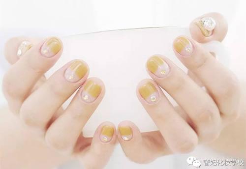 指甲五种形状的教程，简单的指甲图案画法（26款质感美甲图鉴）