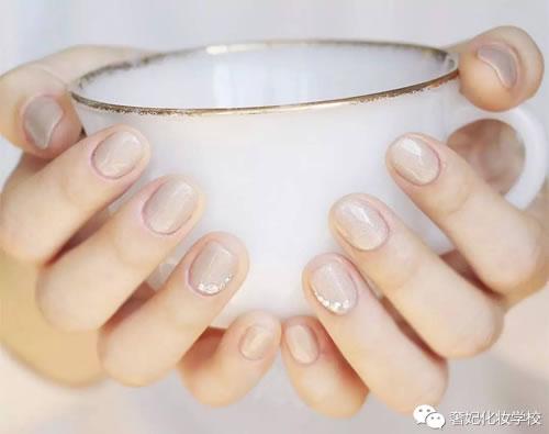 指甲五种形状的教程，简单的指甲图案画法（26款质感美甲图鉴）