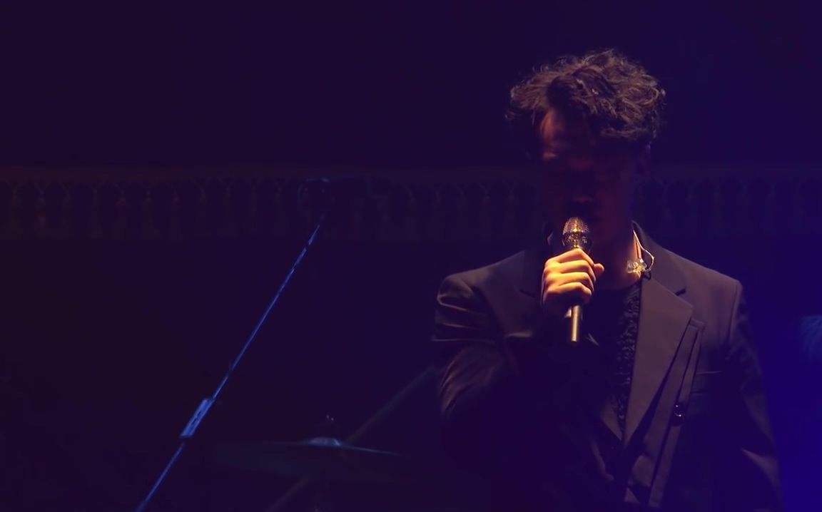 那些瞬间让人红了眼眶的歌词和图片，歌词眼眶红红（有没有那么一句歌词）