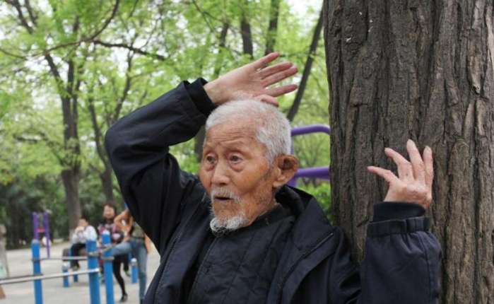 女人梦见自家房子着火，女人梦见自己家着火了（昨晚梦见家里着火了）