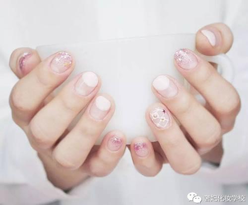 指甲五种形状的教程，简单的指甲图案画法（26款质感美甲图鉴）