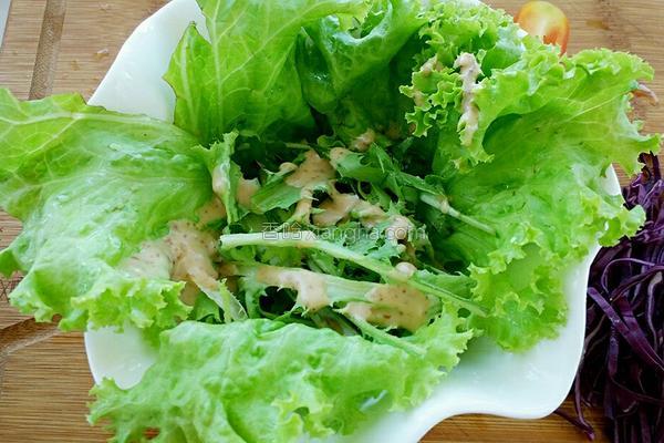 蔬菜沙拉的做法，蔬菜沙拉家常简单做法（收好这份蔬菜沙拉做法大全）